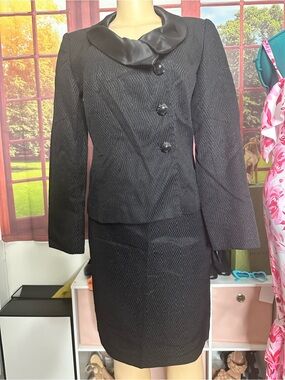 Vintage Chetta B Black Textured Chevron Skirt Suit with Satin Collar Accent